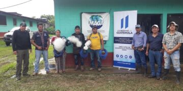 Benefician a agricultores con insumos para proyectos