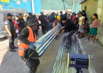 Brindan asistencia a familias tras incendio en zona 21