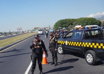 Operativos en carreteras buscan evitar cobros indebidos a usuarios del transporte