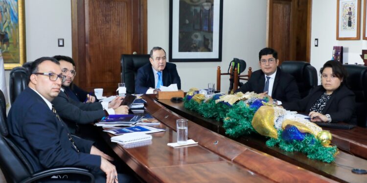 Gobernante conoce avances de los proyectos del Ministerio de Economía