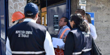 Inspectores de trabajo verifican pago de aguinaldo