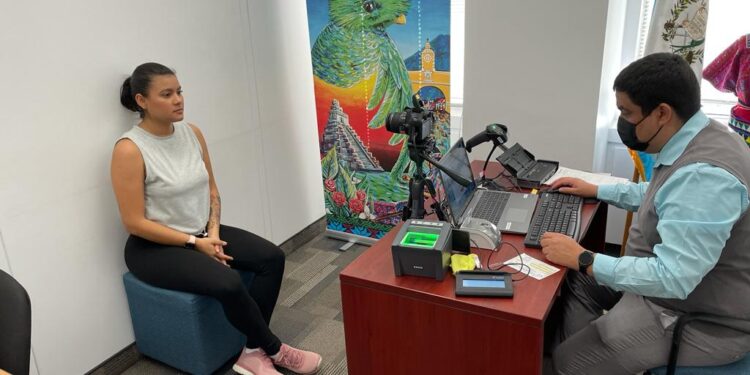 Renovación de pasaportes en la embajada de Canadá.