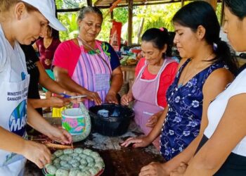 Hogar Rural apoya la seguridad alimentaria y empoderamiento femenino