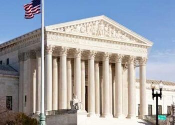 Supremo de Estados Unidos ordena mantener cautelarmente el Título 42