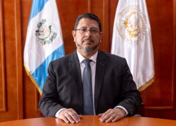 Juramentan a Héctor Adolfo González Douma como viceministro de Transparencia Fiscal