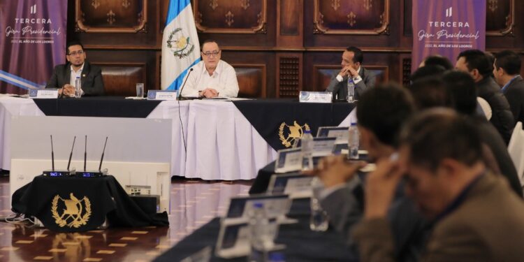 Gobierno invierte más de 9 mil millones de quetzales en Alta Verapaz