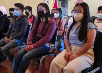 Jóvenes emprendedores reciben apoyo para comercializar sus productos de forma virtual