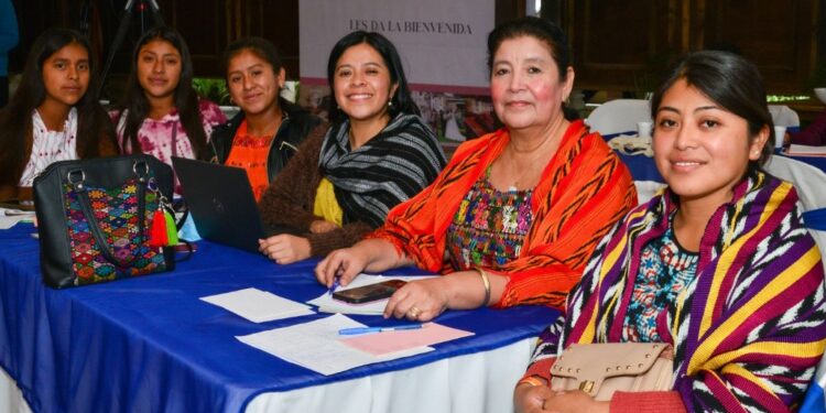Analizan acciones para la autonomía y empoderamiento de las mujeres