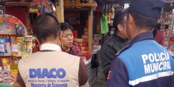 Comerciantes de San Marcos se capacitan sobre correcta manipulación de juegos pirotécnicos