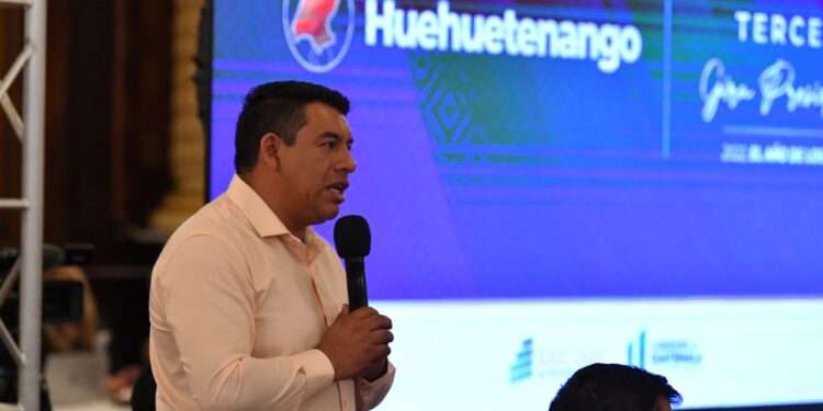 Jefes ediles dan seguimiento a cerca de 500 compromisos y solicitudes de Huehuetenango