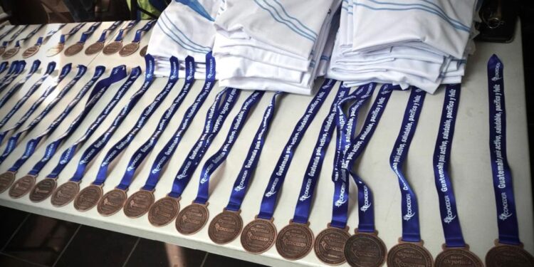 Reconocen esfuerzo, disciplina y perseverancia de deportistas totonicapenses