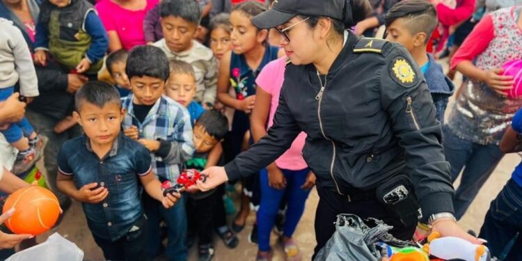 PNC lleva alegría a familias de Totonicapán