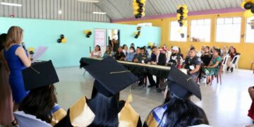 Privadas de libertad culminan bachillerato en ciencias y letras por madurez