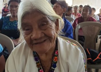 Más adultos mayores de Sololá reciben aporte económico