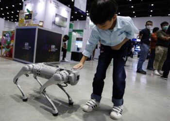 Diseñan un perro-robot capaz de guiar a personas con discapacidad