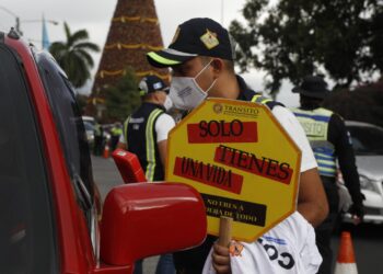 Campaña de prevención "Celebremos sin excesos". /Foto: Luis Vargas-DCA.