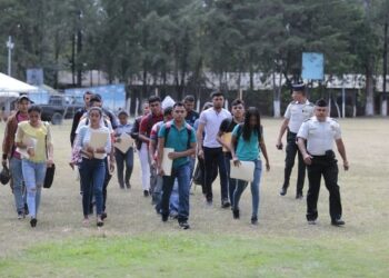 Lanzan convocatoria para optar a oficial tercero de la PNC