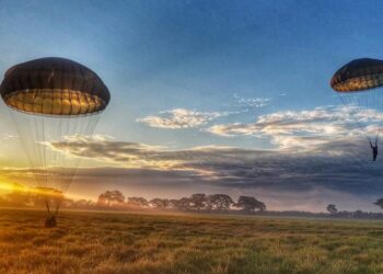 Finaliza curso básico de paracaidismo para civiles