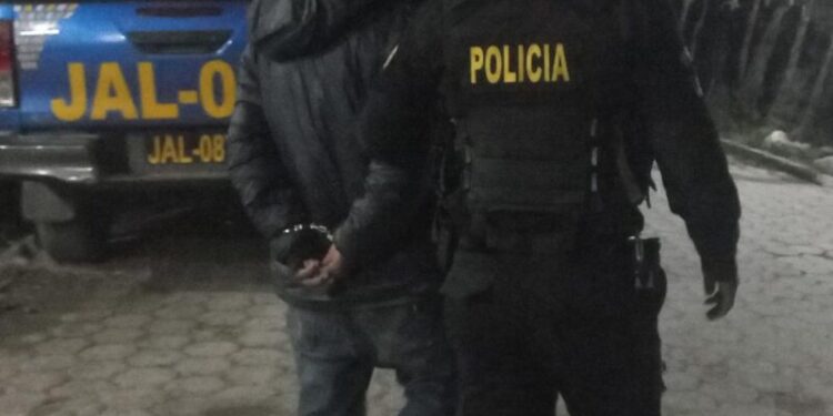 Operativos de seguridad permiten la captura de dos presuntos coyotes. /Foto: PNC