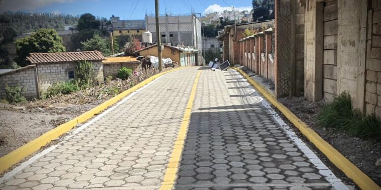 Continúa mejoramiento de conectividad vial en el área rural
