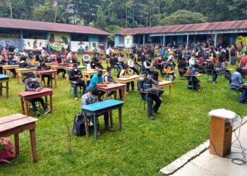 Evalúan a personas para otorgar cursos de auxiliares de enfermería. /Foto: MSPAS