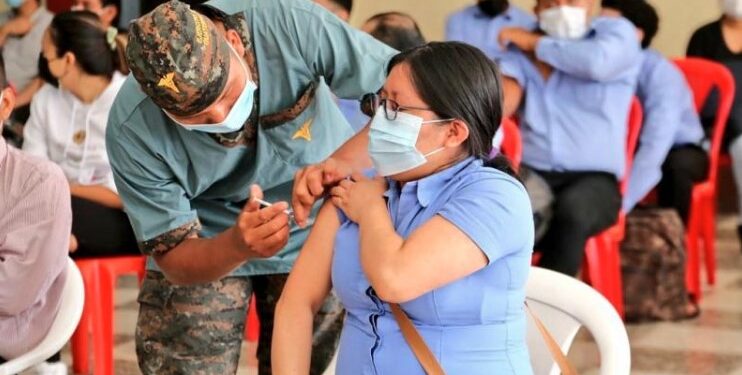 Hisopado y vacunación