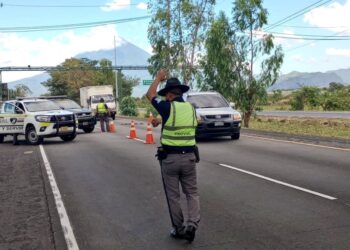 Emiten recomendaciones ante el incremento del tránsito vehicular este día