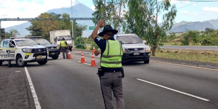 Emiten recomendaciones ante el incremento del tránsito vehicular este día