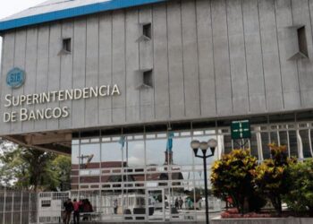 Bancos del sistema cerrarán a mediodía este viernes