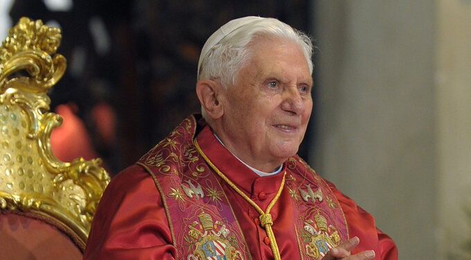 Dolor en estancias vaticanas por la muerte de Benedicto XVI