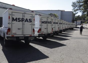 Vehículos fueron entregados como parte del programa Crecer Sano. /Foto: DCA