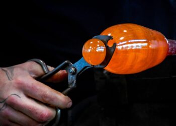 Expertos apuestan por impulsar el uso del vidrio para un futuro más sostenible