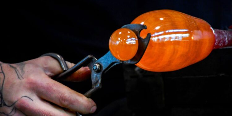 Expertos apuestan por impulsar el uso del vidrio para un futuro más sostenible