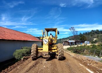 Planifican rehabilitar mil 200 kilómetros de red vial terciaria