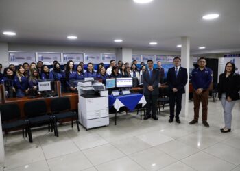MARN entrega equipo de cómputo para mejorar atención a sus usuarios