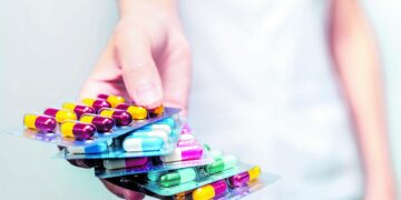 Desarrollan tres moléculas que mejoran eficacia de antibióticos actuales