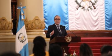 Presidente reafirma compromiso para disminuir brecha digital en el país