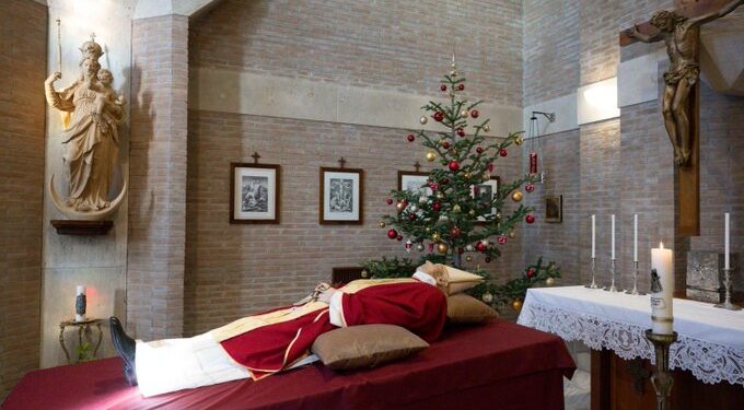 Vaticano se prepara para despedir solemnemente a Benedicto XVI