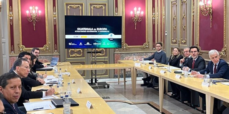 Promocionan a Guatemala como destino de “nearshoring” en Valencia, España