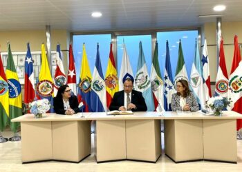 Canciller se reúne con la secretaria general de la OISS