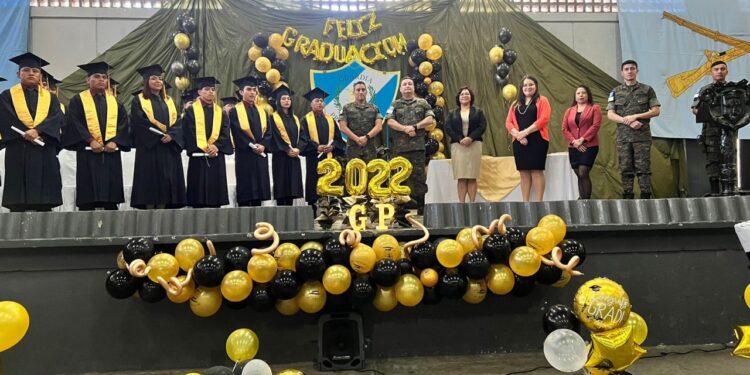 Ejército beneficia a personal con estudios por madurez