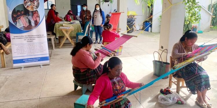 Evaluación permite reconocer competencias laborales de emprendedoras