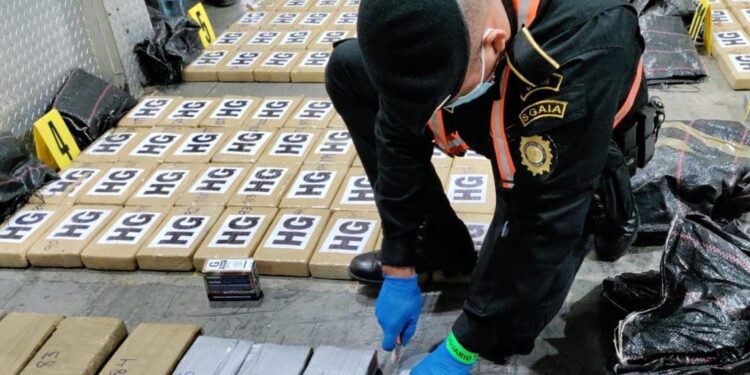 Localizan 436 paquetes de cocaína en contenedor procedente de Ecuador