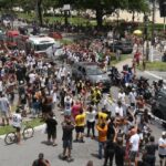 Féretro de Pelé llega al cementerio para su entierro