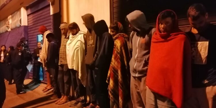 Remiten a Migración a 80 extranjeros que transitaban de manera irregular por el país