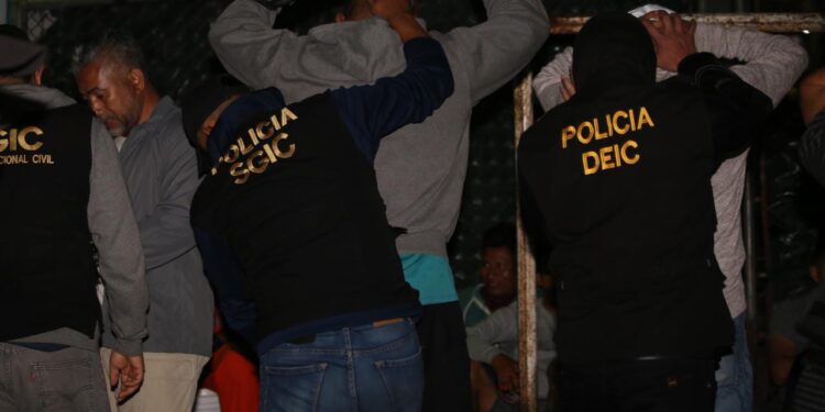 Ejecutan requisa en el Centro Preventivo para Hombres de la zona 18