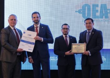 Entregan certificación de operador económico autorizado a Empornac