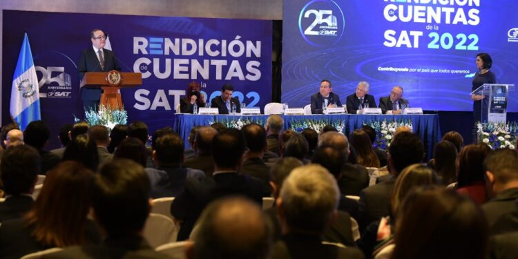 Presidente Alejandro Giammattei participa en Informe de Rendición de Cuentas de la SAT