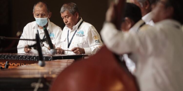 Acto cultural previo a la presentación del Tercer Informe de Gobierno. /Foto: SCSP