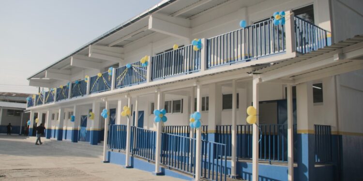 Más de 900 estudiantes de Villa Nueva se benefician con mejoras en escuela